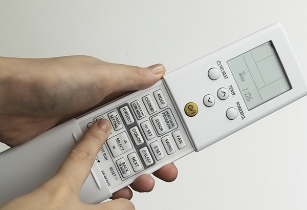 * Remote controller shown is a representative model. 【RC type 1】 Press down [SEND] or [OFF(TIMER)] on the remote controller for more than 5 seconds
